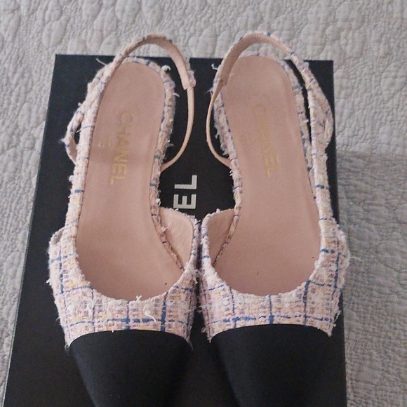 CHANEL Women's Tweed Slingback Heels - Black and Blush Pink - Picture 4 of 6